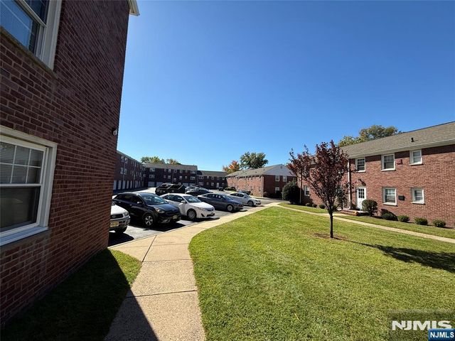 265 Bogert Road 2B, River Edge, NJ 07661