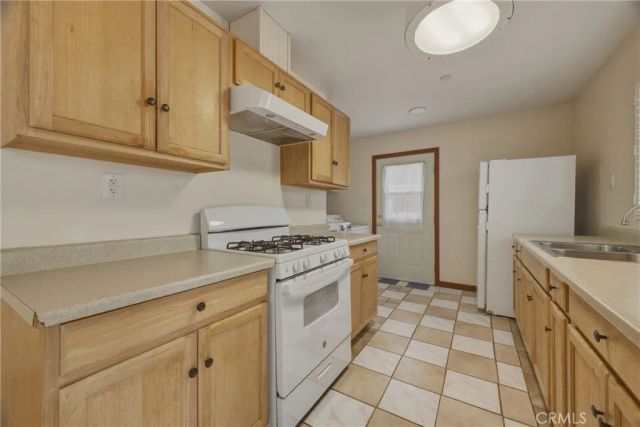 13407 Kagel Canyon, Sylmar, CA 91342