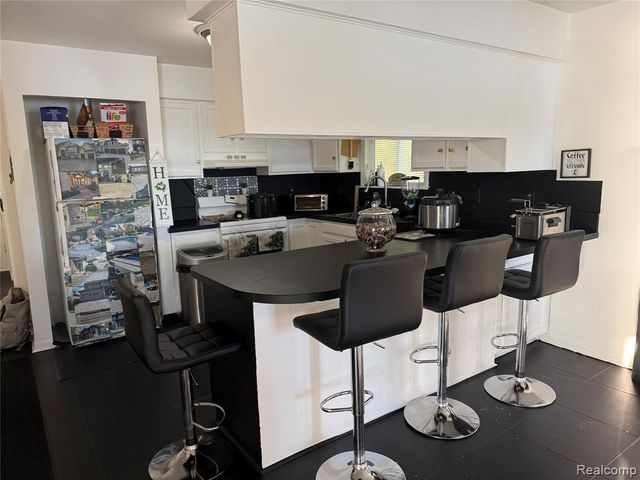 2121 Dwight Avenue, Flint, MI 48503