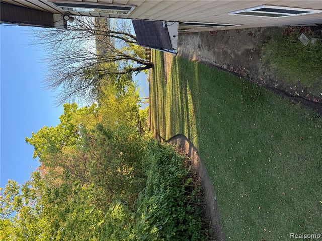 2121 Dwight Avenue, Flint, MI 48503