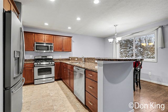 3037 Ledgestone Place, Grand Rapids, MI 49525