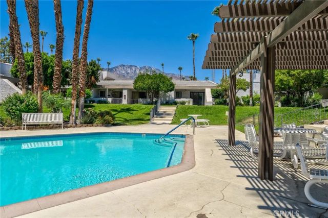5301 E Waverly 211, Palm Springs, CA 92264