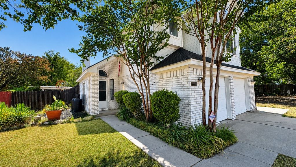 2355 Woodvine Court, Grand Prairie, TX 75052 — exterior
