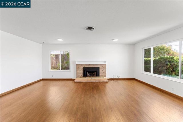 1566 1566 Mann Dr, Pinole, CA 94564