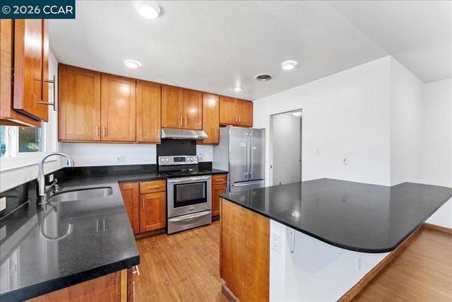 1566 1566 Mann Dr, Pinole, CA 94564