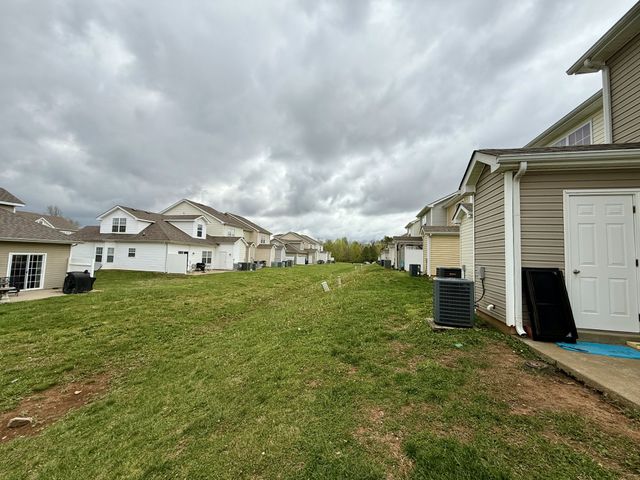 309 Sam Houston Cir, Clarksville, TN 37040