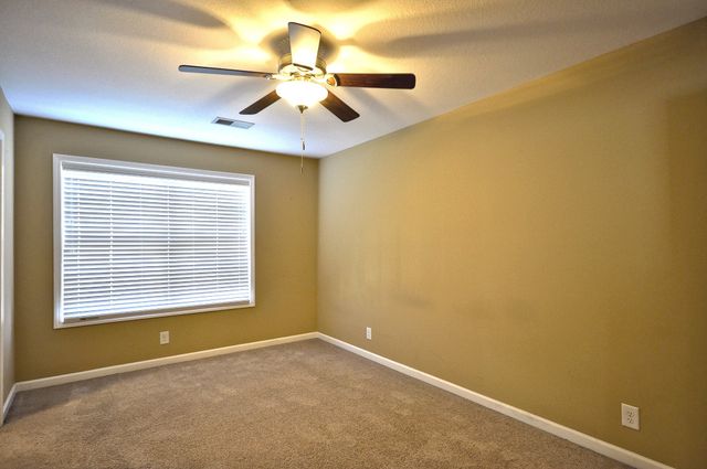 309 Sam Houston Cir, Clarksville, TN 37040