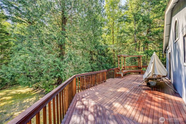 500 Mallard Lane NW, Seabeck, WA 98380