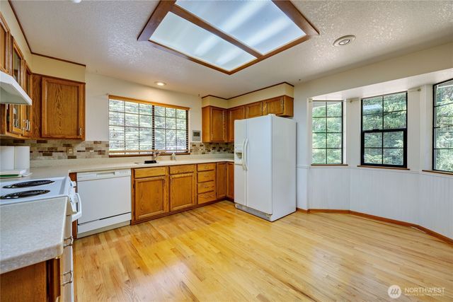 500 Mallard Lane NW, Seabeck, WA 98380