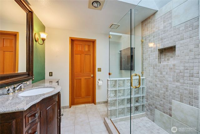 500 Mallard Lane NW, Seabeck, WA 98380