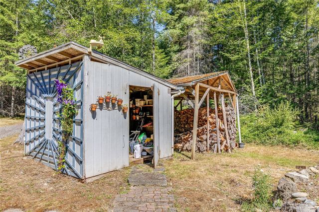 500 Mallard Lane NW, Seabeck, WA 98380