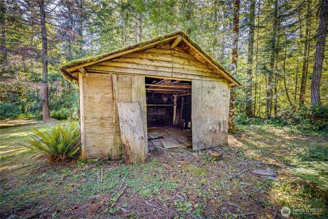 500 Mallard Lane NW, Seabeck, WA 98380