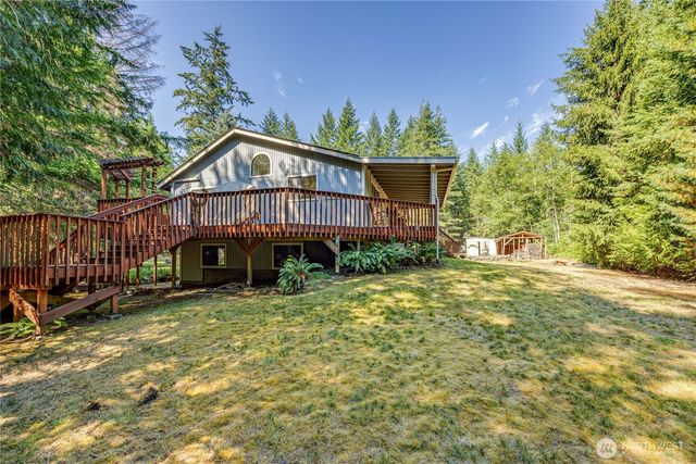 500 Mallard Lane NW, Seabeck, WA 98380
