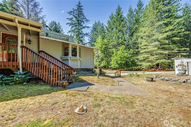 500 Mallard Lane NW, Seabeck, WA 98380