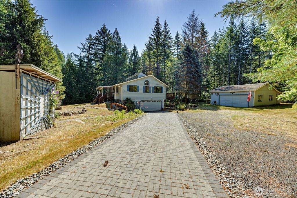 500 Mallard Lane NW, Seabeck, WA 98380