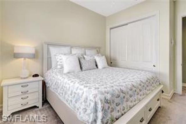 7636 Sussex CT, Naples, FL 34113