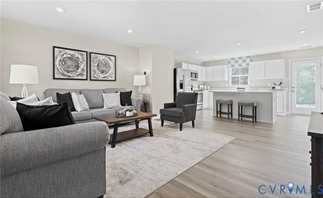 4 Hackberry Dr, Petersburg, VA 23803
