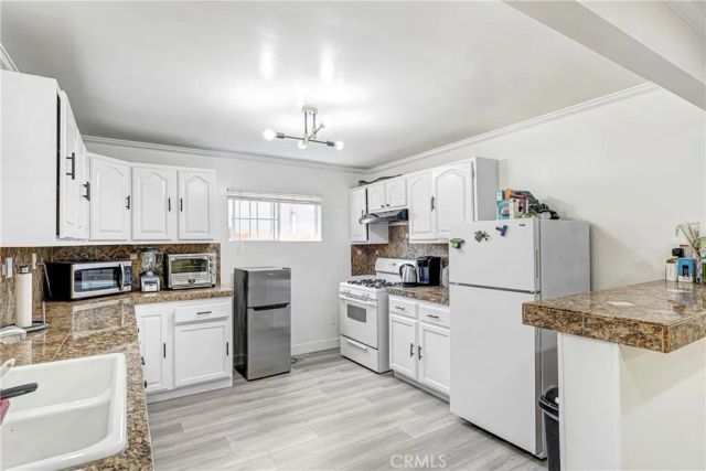 15720 Roxford Street, Sylmar, CA 91342