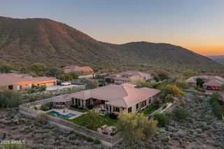 11368 E WINCHCOMB Drive, Scottsdale, AZ 85255