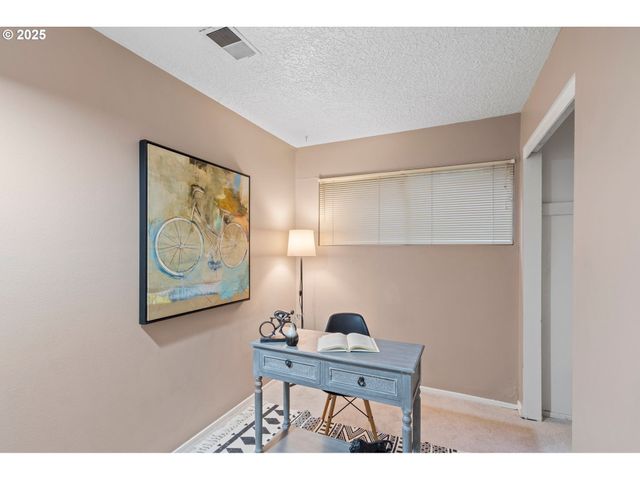 843 Sw BROADWAY Dr 61, Portland, OR 97201