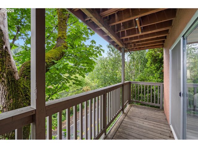 843 Sw BROADWAY Dr 61, Portland, OR 97201