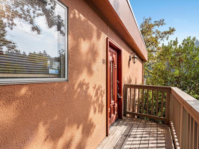 843 Sw BROADWAY Dr 61, Portland, OR 97201