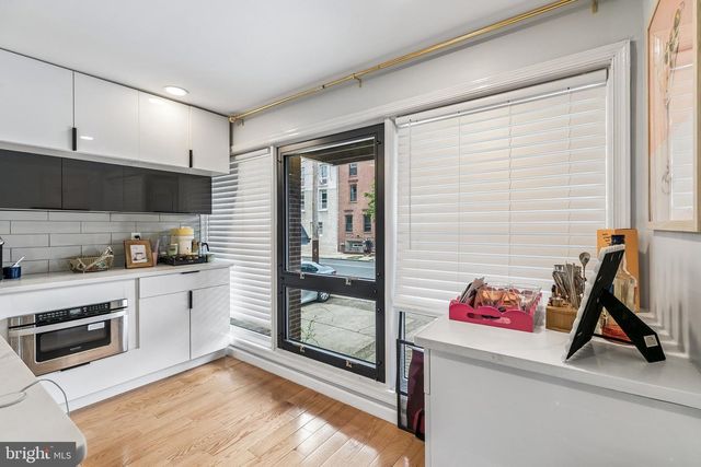 1130 LOMBARD ST, Philadelphia, PA 19147