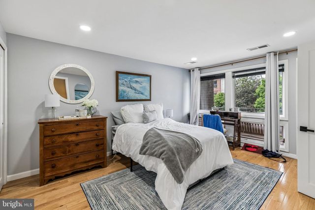 1130 LOMBARD ST, Philadelphia, PA 19147