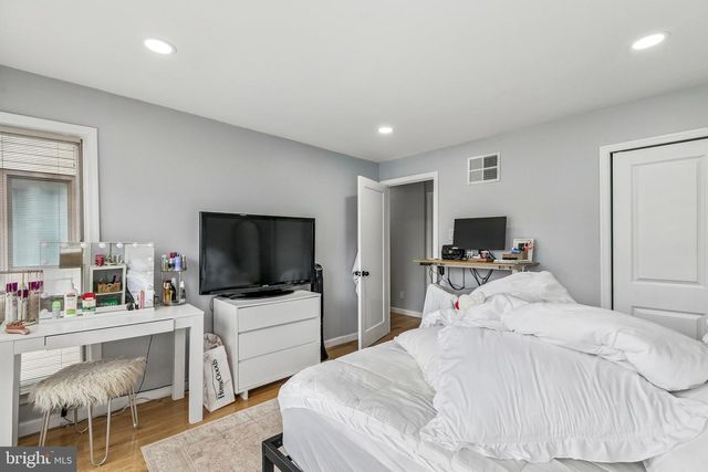 1130 LOMBARD ST, Philadelphia, PA 19147
