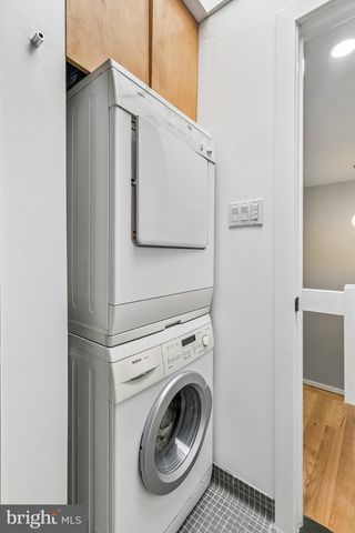 1130 LOMBARD ST, Philadelphia, PA 19147
