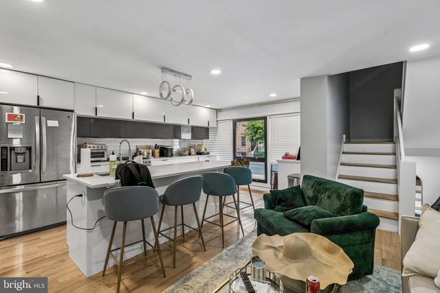 1130 LOMBARD ST, Philadelphia, PA 19147