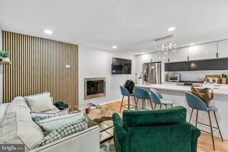 1130 LOMBARD ST, Philadelphia, PA 19147