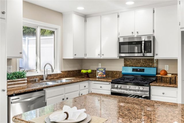 1274 Redwood View Drive, Pomona, CA 91766
