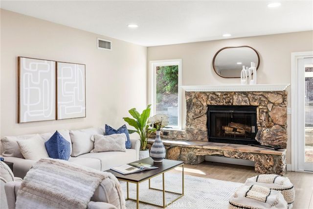 1274 Redwood View Drive, Pomona, CA 91766