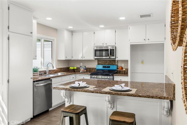 1274 Redwood View Drive, Pomona, CA 91766