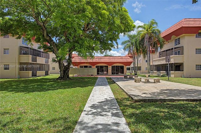 10901 N Kendall Dr 214, Miami, FL 33176