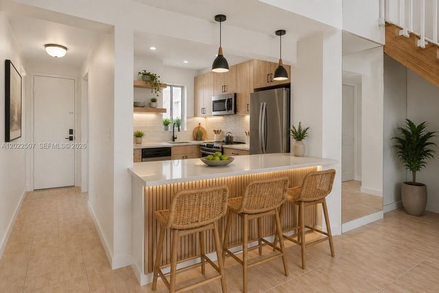 10901 N Kendall Dr 214, Miami, FL 33176