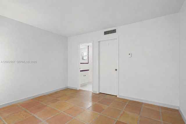 10901 N Kendall Dr 214, Miami, FL 33176