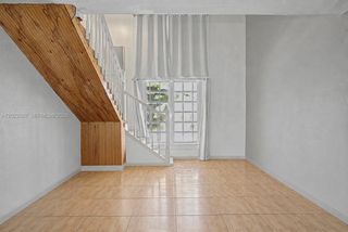 10901 N Kendall Dr 214, Miami, FL 33176