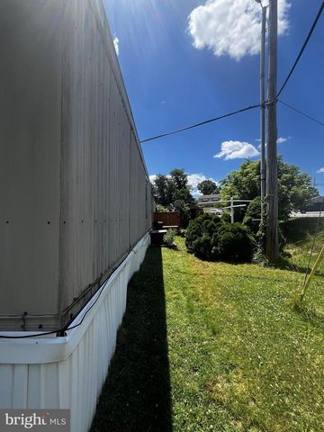 221 EBY LN, Middletown, PA 17057