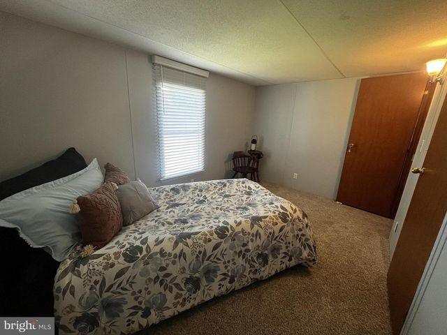 221 EBY LN, Middletown, PA 17057