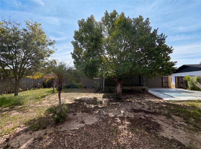505 OAK DRIVE, Tavares, FL 32778
