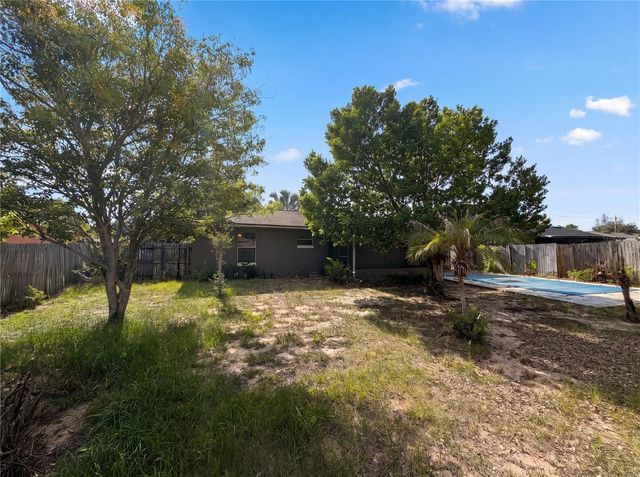 505 OAK DRIVE, Tavares, FL 32778