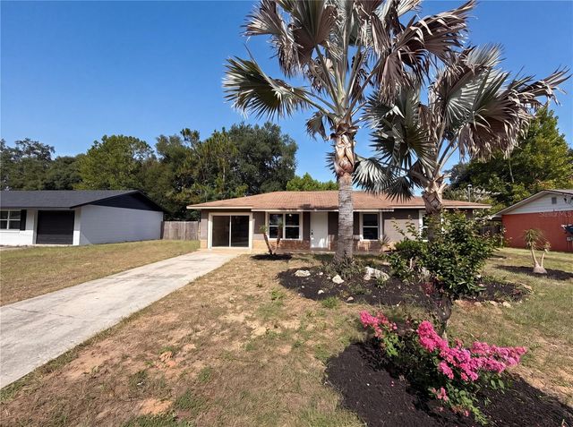 505 OAK DRIVE, Tavares, FL 32778
