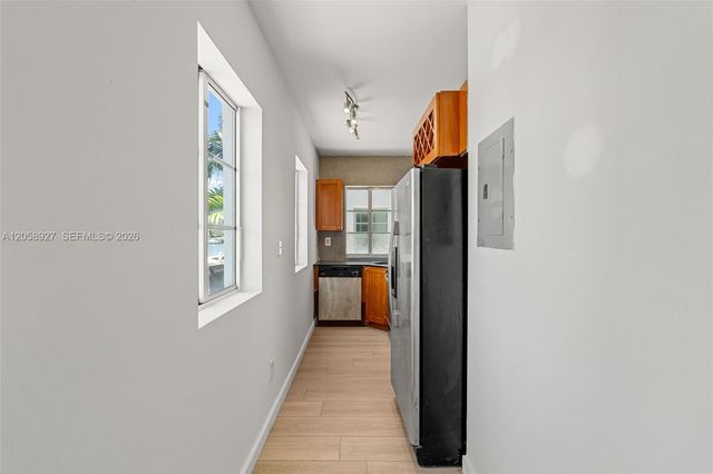 7930 Tatum Waterway Drive S1, Miami Beach, FL 33141