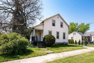 1037 W 10TH AVENUE, Oshkosh, WI 54902