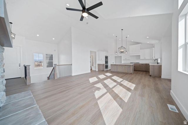 1262 E HIGHLINE RD, Lake Point, UT 84074