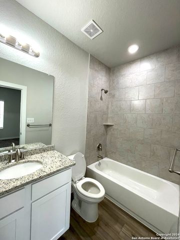21518 JAMES CHARLES, San Antonio, TX 78255