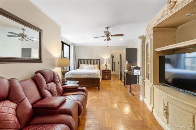 860 Grand Concourse 4J, Bronx, NY 10451