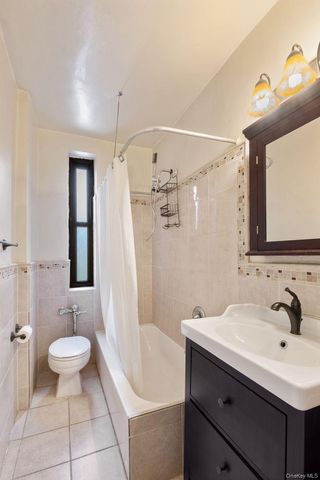 860 Grand Concourse 4J, Bronx, NY 10451